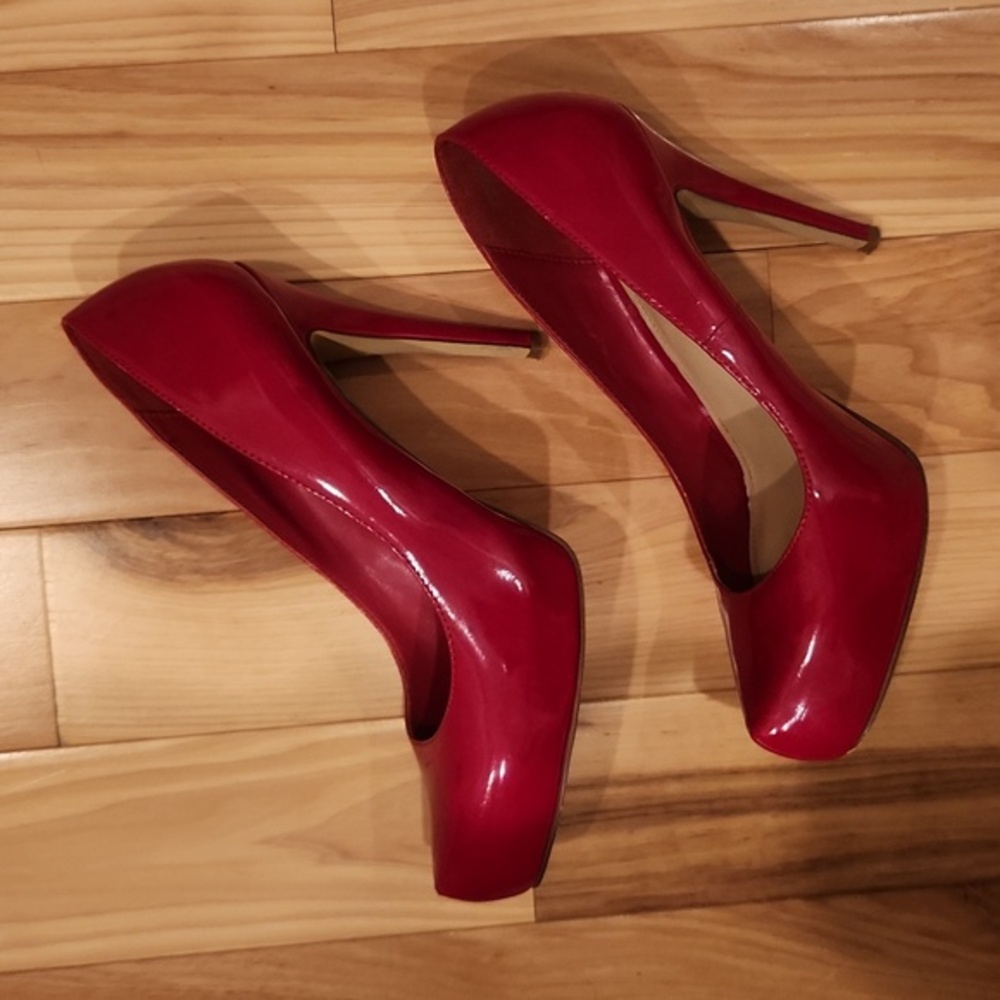 Aldo cherry red, patent, platform stilettos, very good condition!